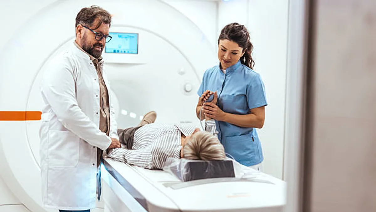 United Radiology blog thumbnail showing modern medical imaging technology in Melbourne, including lower dose scans, faster imaging and AI-assisted diagnosis.