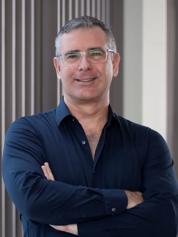 Dr Nigel Finch